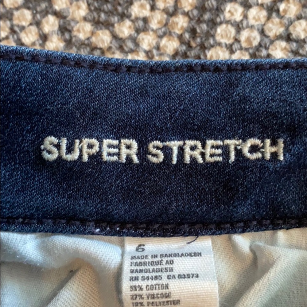 2 Pair Basically New American Eagle Shorts - Picture 3 of 5